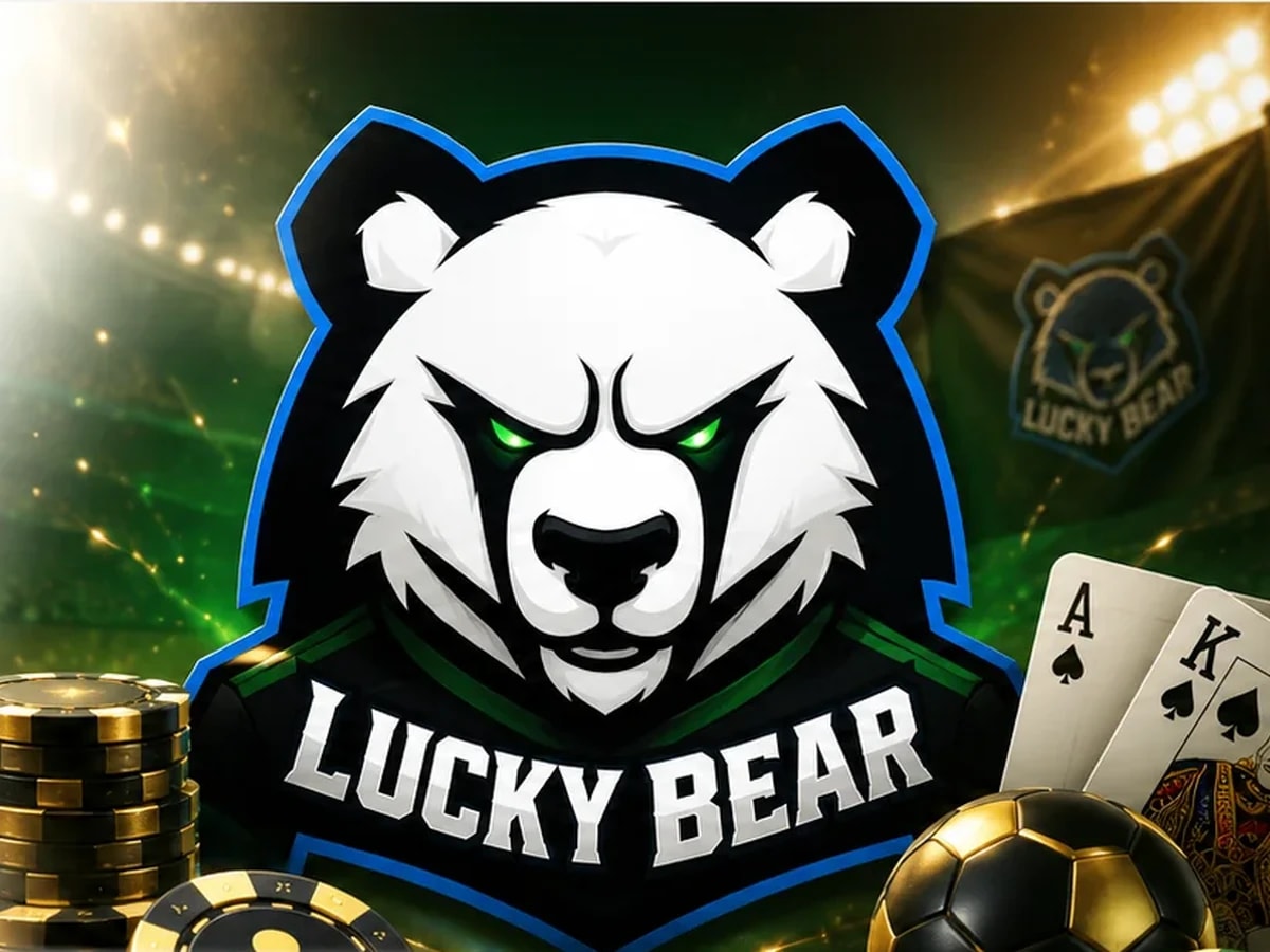 Фирменный медведь Lucky Bear, игровые фишки, карты и футбольный мяч